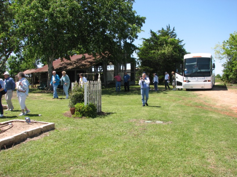 Buses arrive at the Murphy Garden near La Grange